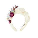 diadema arrugada y flores preservadas catalina beige
